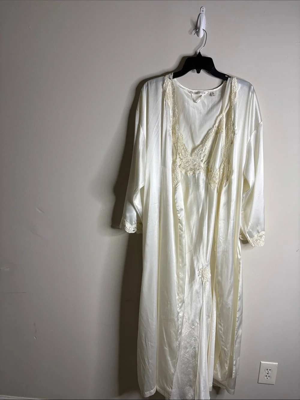 Vintage Victoria's Secret Cream Satin Robe and Lace Chemise Set